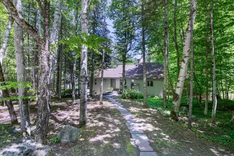 10 Wedgewood Dr, Grantham, NH 03753