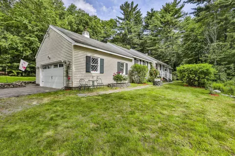 15 Edinburgh Dr, Bedford, NH 03110