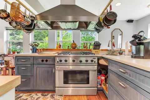 884 Bridgewater Center Rd, Bridgewater, VT 05034