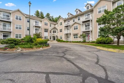 99 Eldredge St #206, South Burlington, VT 05403