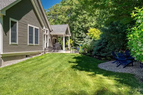 Exterior - 1 Mccarron Dr, Hampton, NH 03842 photo 5 of 8