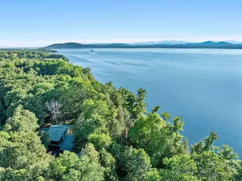 499 Popple Dungeon Rd, Charlotte, VT 05445