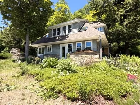 668 Kingdom Rd, Vershire, VT 05079