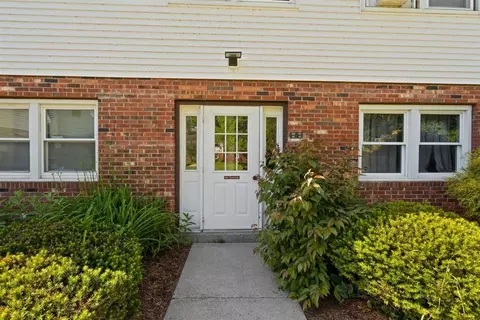 111 Sherwood Sq, Essex Junction, VT 05452