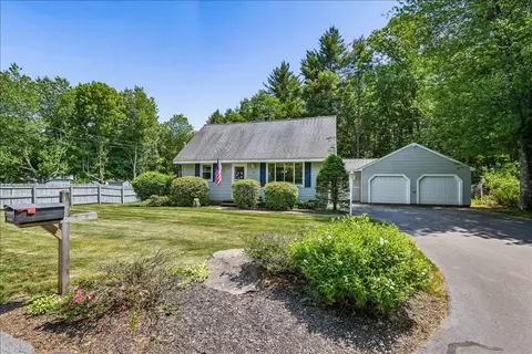 4 Gosselin Ave, Hooksett, NH 03106