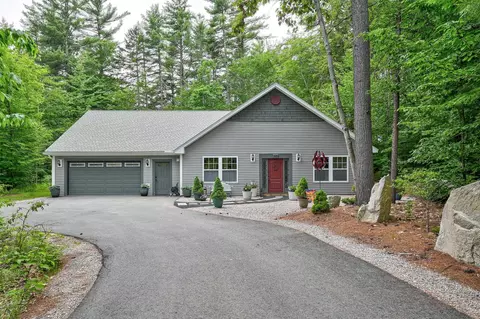 82 Poliquin Dr, Conway, NH 03818
