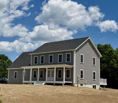 82 Chagnon Dr, Grand Isle, VT 05458