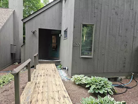 637 Marmot Ln, Grantham, NH 03753