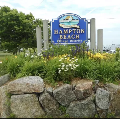 14-16 Island Path Rd, Hampton, NH 03842
