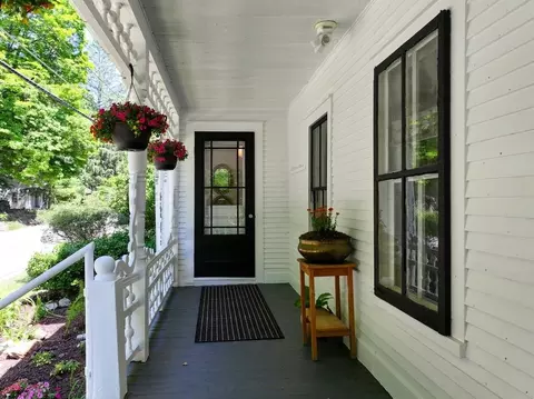 Exterior - 466 E Main St, Middlebury, VT 05753 photo 4 of 20