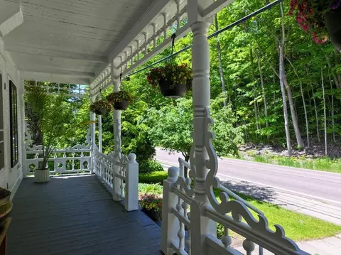 Exterior - 466 E Main St, Middlebury, VT 05753 photo 5 of 20
