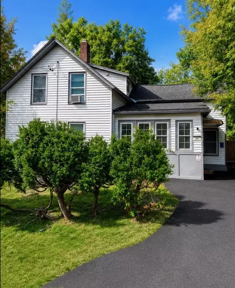 29 Railroad St, Winooski, VT 05404