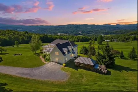1063 Whipple Hill Dr, Lyndonville, VT 05851