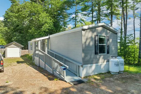 5 Maple Dr, Plymouth, NH 03264
