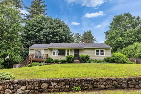 17 Maple Ave, Peterborough, NH 03458