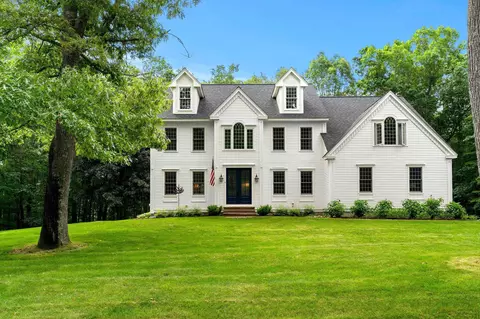 8 Eagle Ct, Greenland, NH 03840