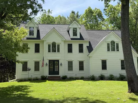 8 Eagle Ct, Greenland, NH 03840