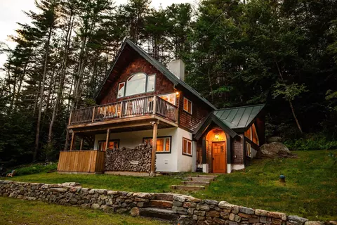163 Howe Farm Rd, Jamaica, VT 05343