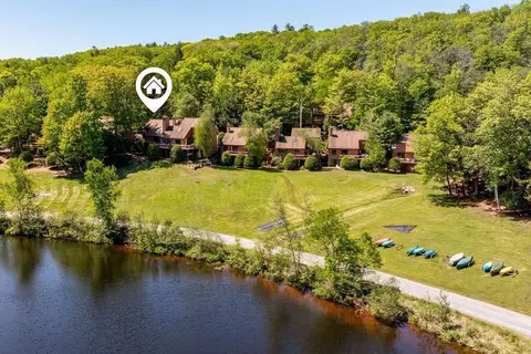 820 Covered Bridge Ln, Grantham, NH 03753