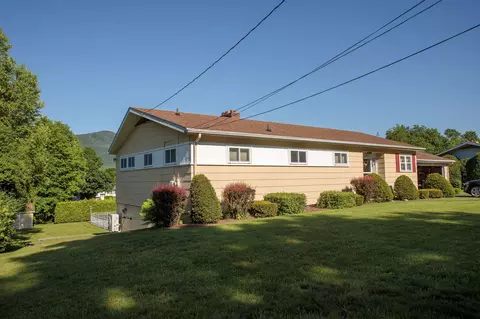 14 Mountain View Ln, Rutland, VT 05701