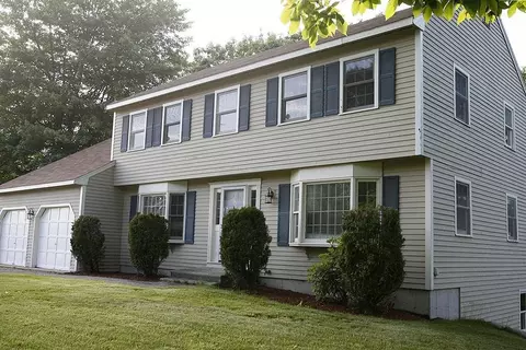 50 Spindlewick Dr, Nashua, NH 03062