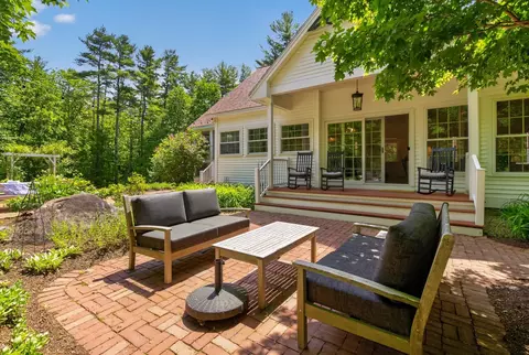 402 Bay Rd, Durham, NH 03824