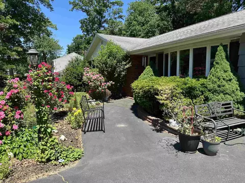 31 Marianna Rd, Salem, NH 03079