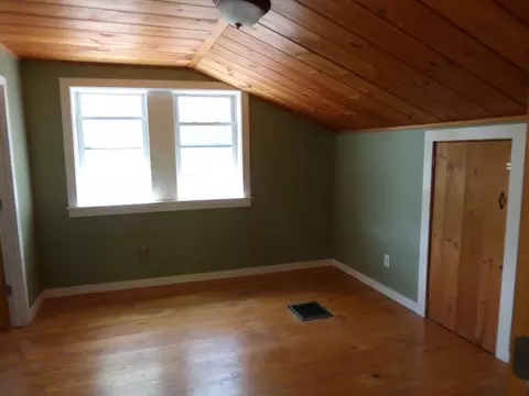 Bedroom - 252 Spring Rd, Tunbridge, VT 05077 photo 4 of 5