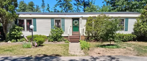 53 River Ledge Dr, Goffstown, NH 03045