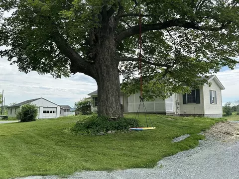 65 Saltis Rd, Poultney, VT 05764
