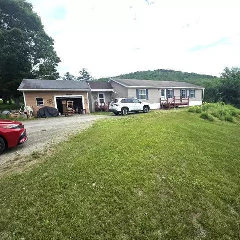 30 Hollow View Dr, Saint Johnsbury, VT 05819