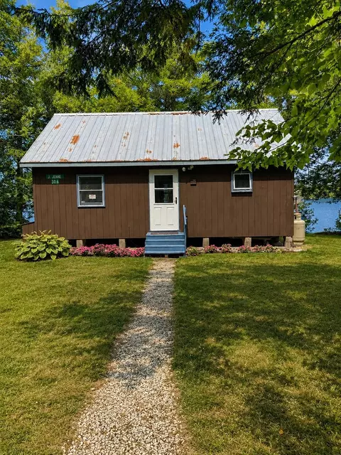 306 Hammond Shore Rd, Franklin, VT 05457