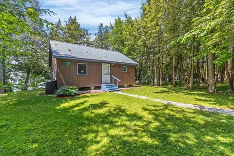 306 Hammond Shore Rd, Franklin, VT 05457
