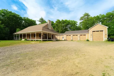 6 Phoenix Dr, Kingston, NH 03848