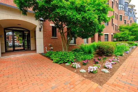 Exterior - 40 College St #204C, Burlington, VT 05401 photo 7 of 9