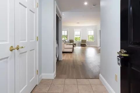 Entry Way - 40 College St #204C, Burlington, VT 05401 photo 1 of 2