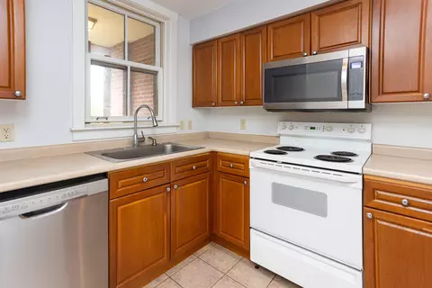 Kitchen - 40 College St #204C, Burlington, VT 05401 photo 2 of 3