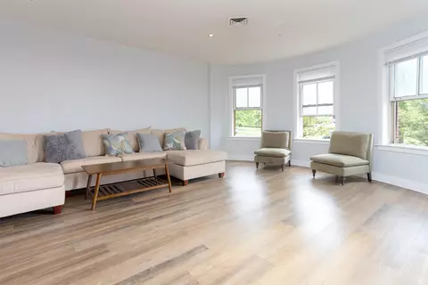 Living - 40 College St #204C, Burlington, VT 05401 photo 2 of 4