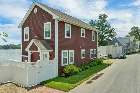 Exterior - 35 N Shore Rd, Derry, NH 03038 photo 1 of 11