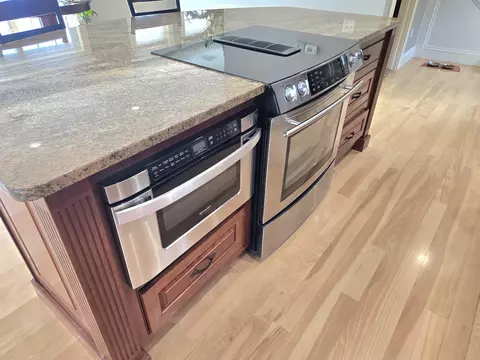 Kitchen - 35 N Shore Rd, Derry, NH 03038 photo 5 of 7