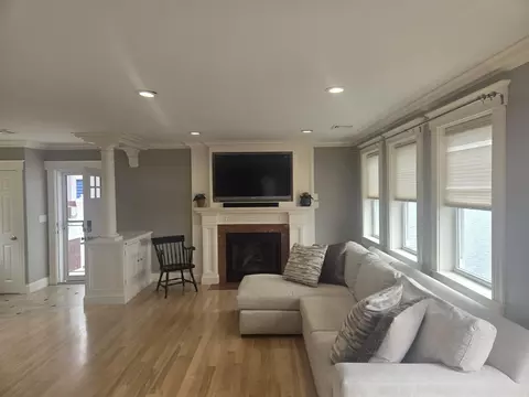 Living - 35 N Shore Rd, Derry, NH 03038 photo 3 of 5