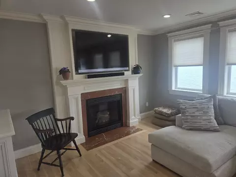 Living - 35 N Shore Rd, Derry, NH 03038 photo 4 of 5