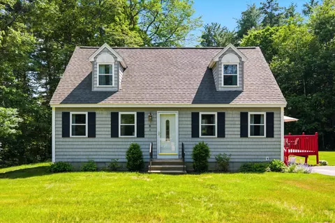 8 Oriole Ln, Londonderry, NH 03053