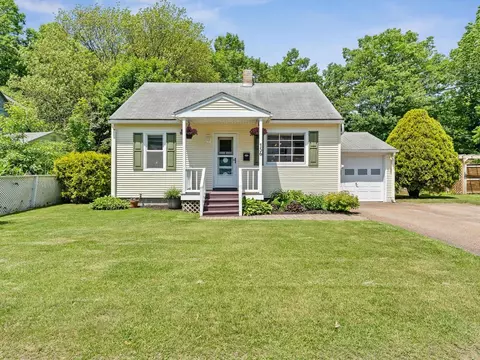 156 Woodlawn Rd, Burlington, VT 05408