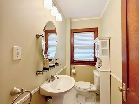 Bath - 10 Beech St, Franklin, NH 03235 photo 1 of 3