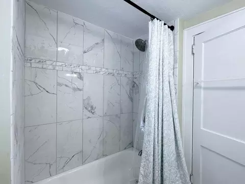 Bath - 10 Beech St, Franklin, NH 03235 photo 3 of 3