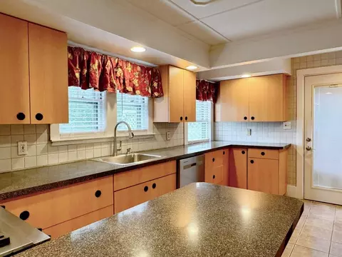 Kitchen - 10 Beech St, Franklin, NH 03235 photo 2 of 3