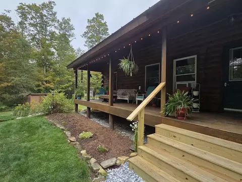 365 Maple Ridge Rd, Danby, VT 05739