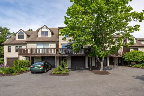 411 Ledgeview Dr, Rochester, NH 03839