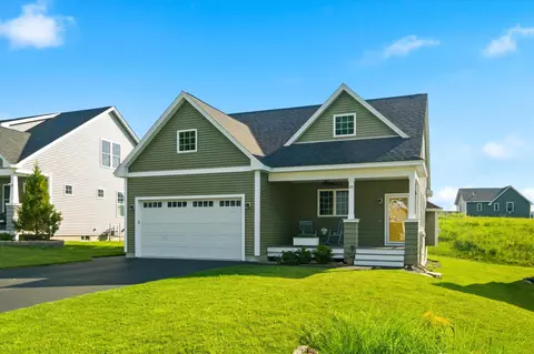 28 Luna Cir, Somersworth, NH 03878